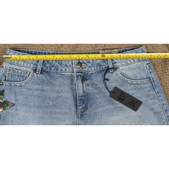 Ed Hardy “Love Etern” Painted Heart Design Denim Cut Off Shorts Women 30 NWT! - Picture 9 of 12